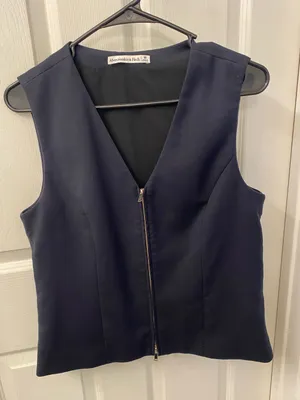 Abercrombie & Fitch Black Sleeveless Zip-Front Vest thumbnail 2