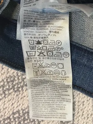 LEVI’S Women’s Blue Denim Jean Capri Pants 6/28 thumbnail 5