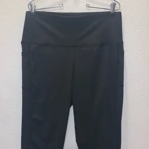 Woman’s 2XL Black High-Waisted Leggings Side Pockets thumbnail 2