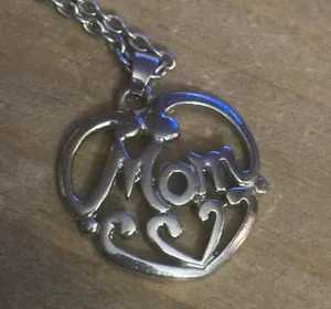 Silver Tone Mom Heart Pendant Necklace thumbnail 4