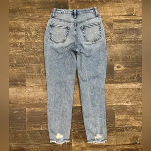 Wild Fable Light Blue Ripped Distressed High Rise Waist Mom Jeans Size 0 thumbnail 3