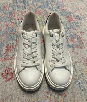 Steve Madden Sneakers thumbnail 1