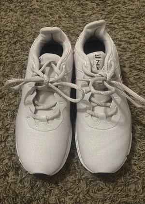 Nike legend essential 2 thumbnail 1