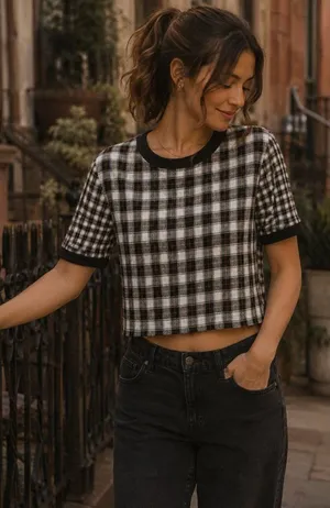 Alice + Olivia Piera Plaid Cropped Tee in Shaw Plaid Size S Black thumbnail 1