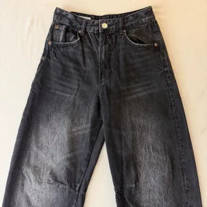 Zara TRF Size 0 Washed Black Barrel Leg Jeans Y2K Skater 100% Cotton thumbnail 9