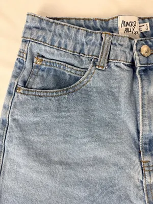 Princess Polly Womens Light Wash Denim High-Waisted Frayed Hem Shorts Size 2 thumbnail 5