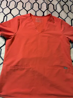 Figs Casma Three-Pocket Scrub Top Large Hot Coral thumbnail 3