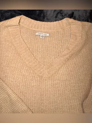 American Eagle Waffle Knit V-Neck Lightweight Knit Pullover Sweater in Beige thumbnail 3