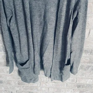 Old Navy sweater with pockets thumbnail 3