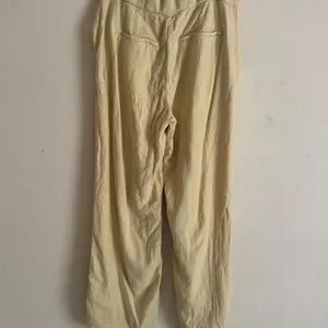 Abercrombie & Fitch linen blend tailored straight pants butter yellow size 10 thumbnail 4