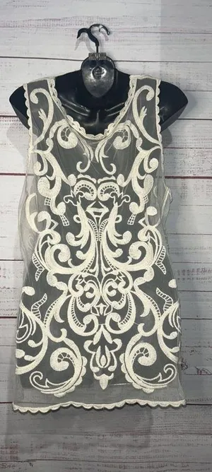 Express Sheer Embroidered Tank Women’s Large thumbnail 3