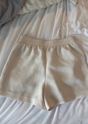 Aritzia Gelato Wilfred 3" Shorts Light Birch thumbnail 2