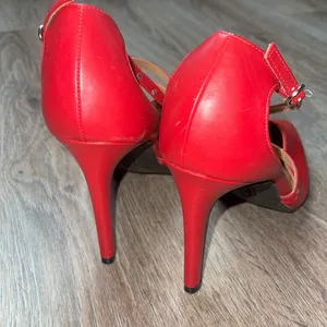 Christian Siriano Red Strappy Heels Size 9 thumbnail 2