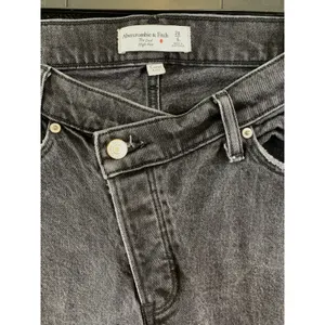 Abercrombie & Fitch Women’s The Dad High Rise Jeans Denim Curve Love Size 28/6L thumbnail 5