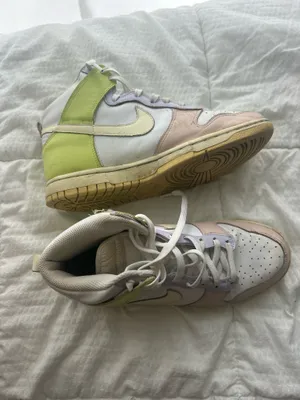 Nike Jordans woman’s 9.5 thumbnail 3