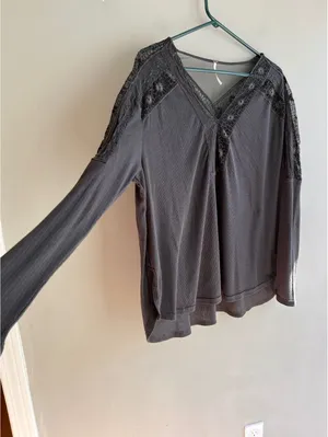 Free People Lola Long Sleeve V-Neck Top Gray Lace Mesh Trim Size L thumbnail 2