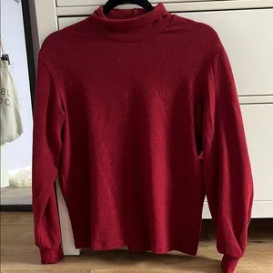 Uniqlo Turtleneck Top thumbnail 1