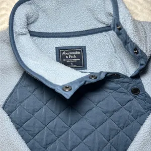 Abercrombie & Fitch Light Blue Quilted Pullover thumbnail 2