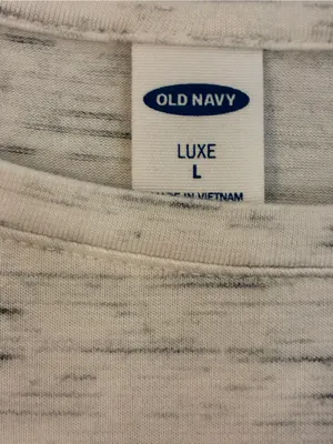 Women’s Old Navy Cream/ Heather Gray Short Sleeve Tee Size Large thumbnail 2