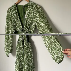 Abercrombie & Fitch Long Sleeve Cutout Mni Dress Green Floral Boho Size Small thumbnail 3