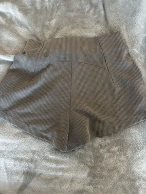 Lululemon Shorts thumbnail 2