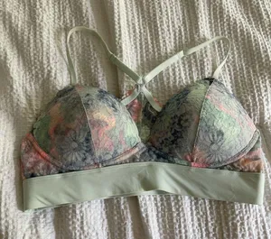 PINK bra thumbnail 1