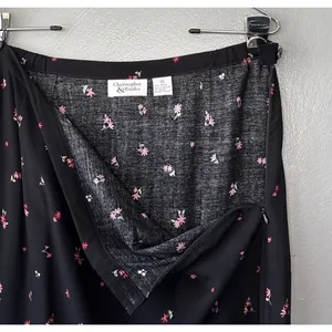 Vintage Ditzy Floral Skirt Size 14 Black Dark Romantic Church Modest Grunge Cute thumbnail 4