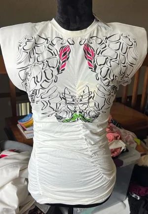SheIn Unique, one-of-a-kind white and pink graphic print top with shoulder pads thumbnail 1