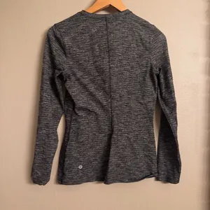 Lululemon Kitsilano‎ Black White Long Sleeve Top thumbnail 2