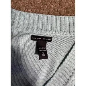 New York & Company Mint Green Cable Knit V-Neck Sweater‎ Womens Small Pullover thumbnail 3