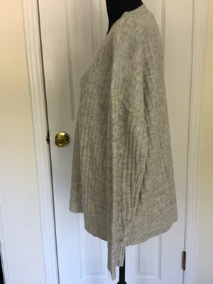Legendary Outfitters Women’s Cable Knit Crewneck Sweater Light Gray Size L thumbnail 4