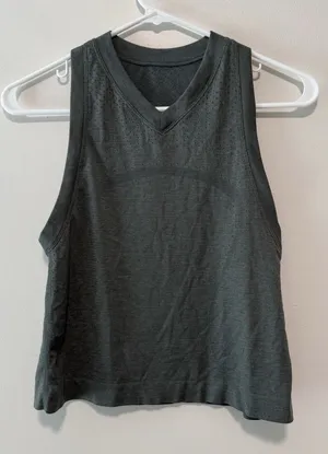 Luluelmon Swiftly Open-Hole V-Neck Tank Top in‎ Dark Green Size 2 thumbnail 1