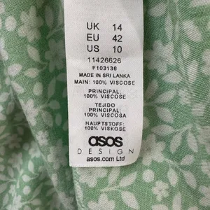 ASOS Plunge Maxi Dress in a Green Based Ditsy Floral Print - Size 10 thumbnail 10