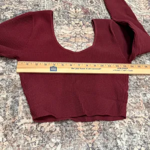 Aritzia Babaton Sculpt Knit Scoopneck Longsleeve‎ – Burgundy Maroon – Size M thumbnail 7