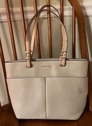 Michael Kors Purse thumbnail 3