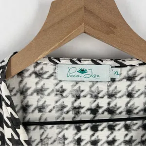 Passion Lilie Houndstooth Cotton Black White Ruffle Hem Mini Wrap Dress Size XL‎ thumbnail 3