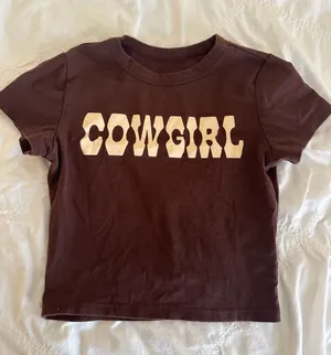 Missactiver Women's Vintage Graphic Cowgirl Brown Crop T-Shirt thumbnail 1