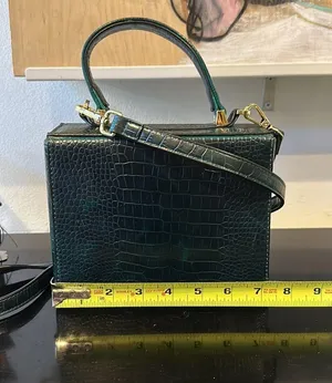 Emerald green crocodile embossed leather handbag thumbnail 4