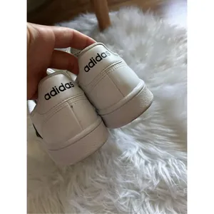Adidas Womens Grand Court Base Athletic Shoes Size 6 Cloud White Black EE7968 thumbnail 2