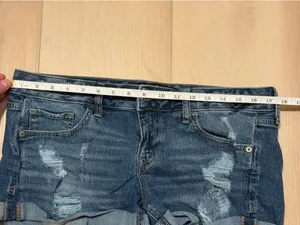 Express jean shorts distressed style Women's Size 8 thumbnail 4