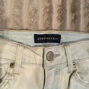 Aeropostale High‎ Waisted Midi Denim Shorts Light Wash Distressed Size 4 thumbnail 3