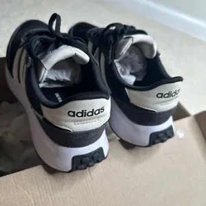 Adidas Run 70s Black and White Sneakers with Classic Stripes thumbnail 5