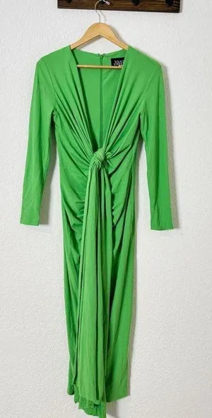 The Lorena Midi Dress in Bright Green thumbnail 5