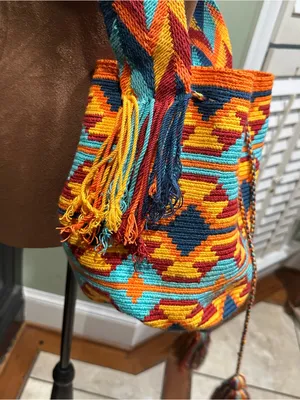 Handcrafted Wayuu Mochila Shoulder Bag – Colorful Geometric Pattern thumbnail 5