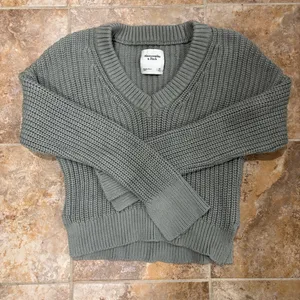 Abercrombie Chunky V-Neck Sage Green Knit Sweater thumbnail 2