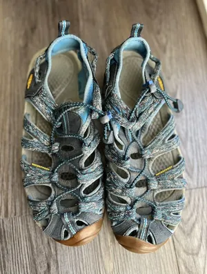 Keen‎ Women's Waterproof Whisper Sport Sandals Blue Gray Hiking Shoes Size 8.5 thumbnail 1