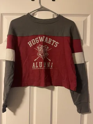 sweater thumbnail 1