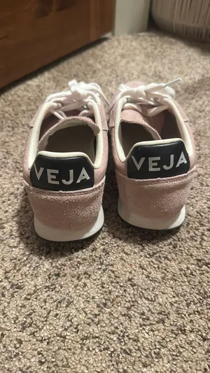 VEJA Sneakers thumbnail 3