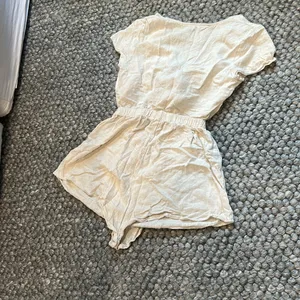 Princess Polly Linen Blend Cream Textured Tie Front Romper Size 4 thumbnail 8