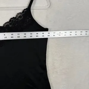White House Black Market Black Lace Trim Camisole Top Sz M WHBM Adjustable Strap thumbnail 3